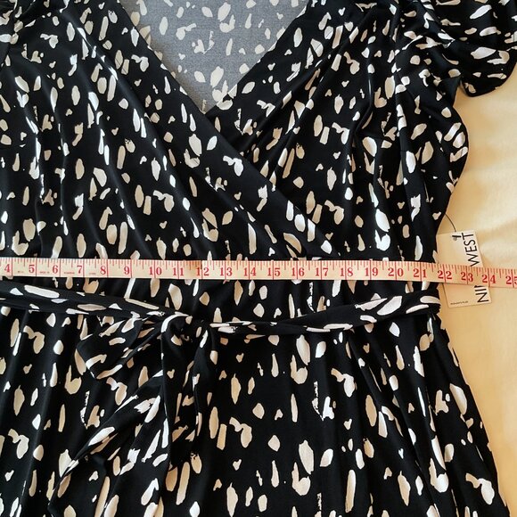 Nine West Flutter Sleeve Wrap Dress Size 4X NWT  Black White - Picture 9 of 10